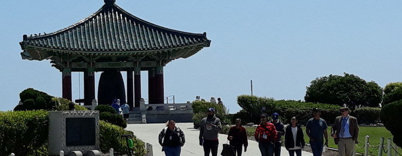 산페드로의 우정의종과 태극기